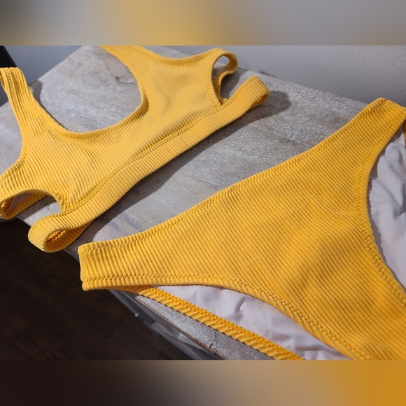 Cupshe Yellow Ribbed Bikini Set - Picture 3 of 11